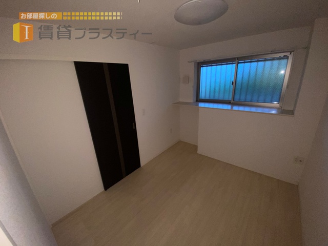 その他部屋・スペース　反転タイプの参考写真です。