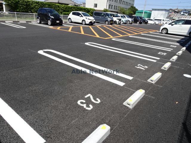 駐車場　駐車場