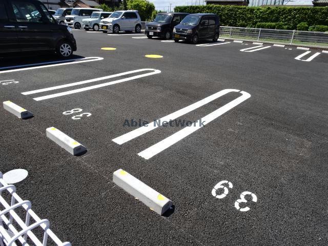 駐車場　駐車場