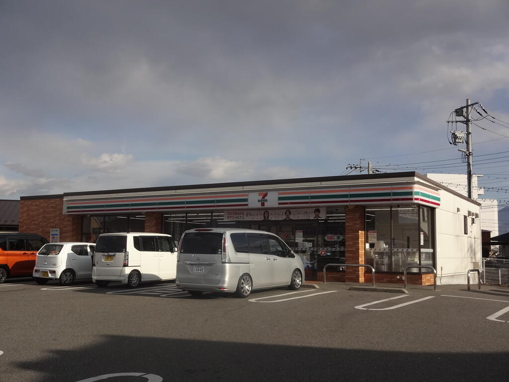 コンビニ　セブンイレブン昭和町河西店（コンビニ）まで500m
