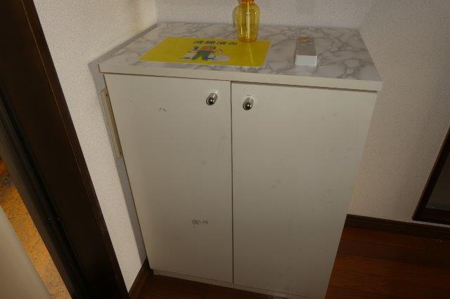 玄関　シューズボックス