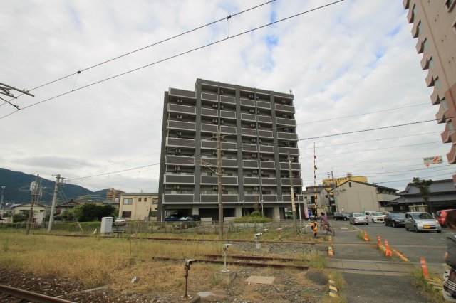 北九州市小倉南区下曽根のマンションの建物外観