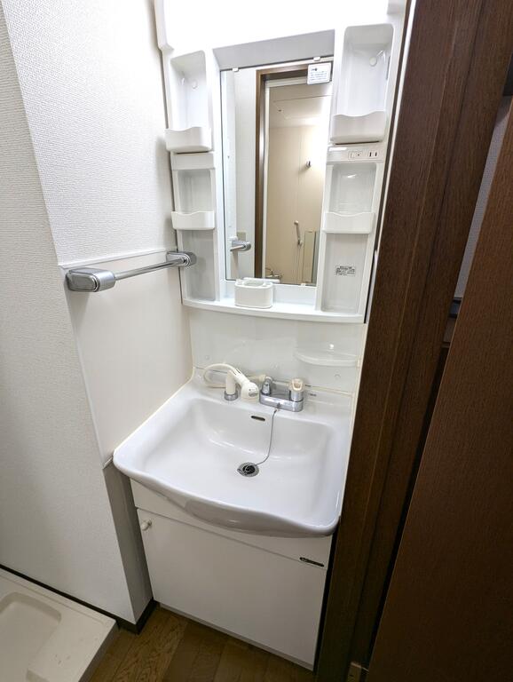 洗面設備　洗面台　画像は別の同タイプ部屋写真