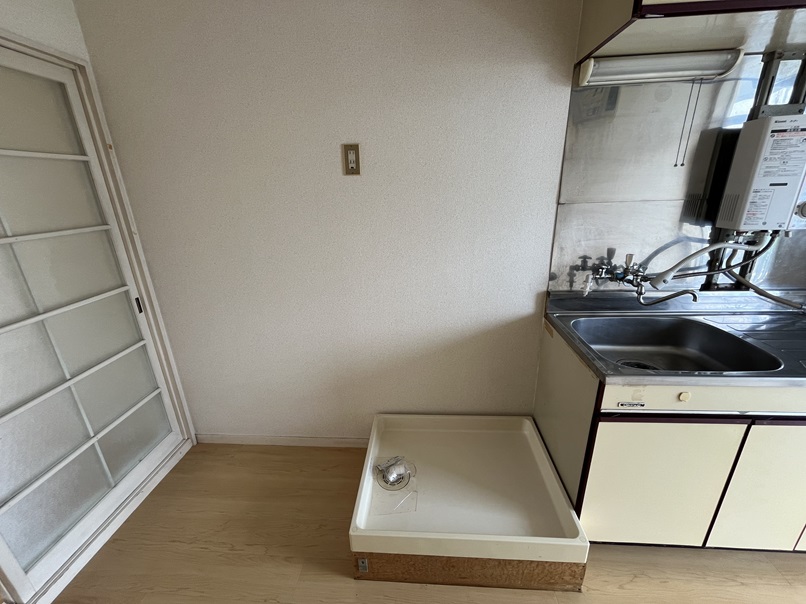 キッチン　洗濯機置場