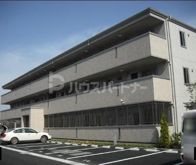 松戸市高塚新田のマンションの建物外観