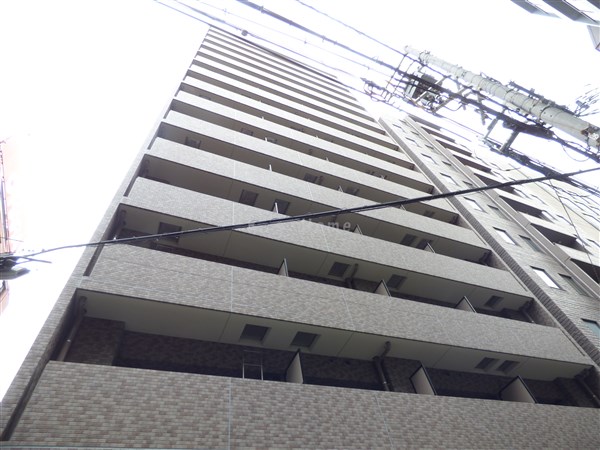 神戸市中央区八幡通のマンションの建物外観