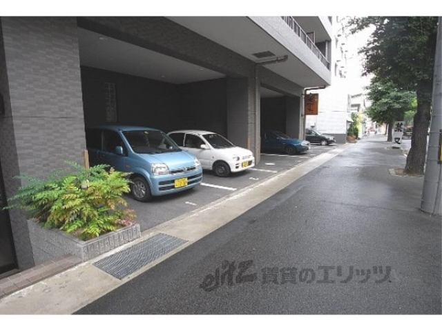 【京都市左京区一乗寺清水町のマンションの駐車場】