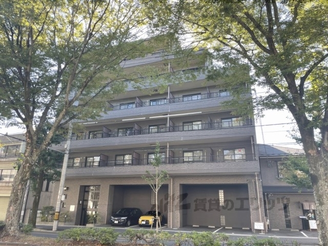 【京都市左京区一乗寺清水町のマンションの建物外観】