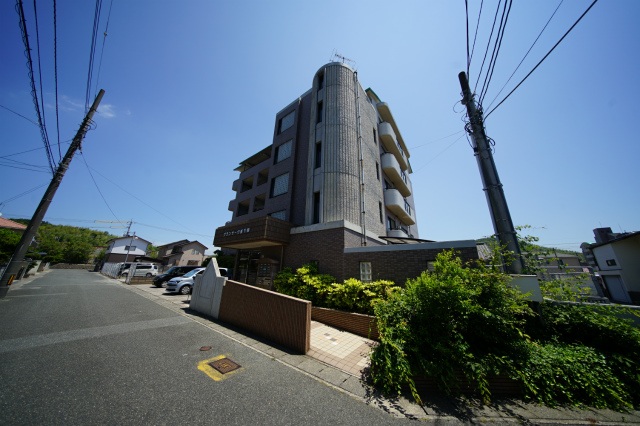 下関市秋根東町のマンションの建物外観