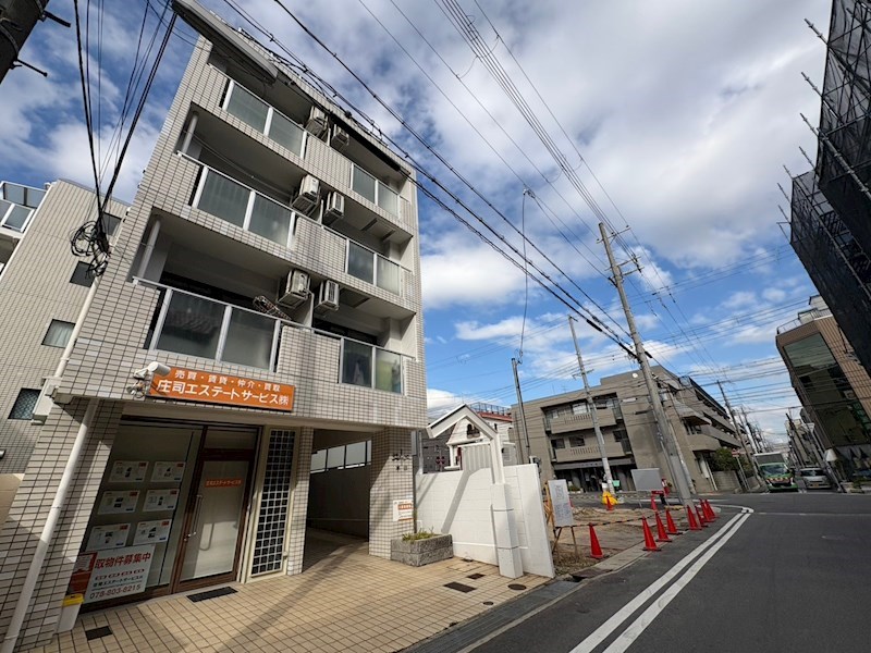 神戸市東灘区本山中町のマンションの建物外観