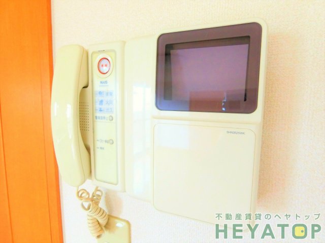 セキュリティ　不意の訪問もモニター付きドアホンで安心確認