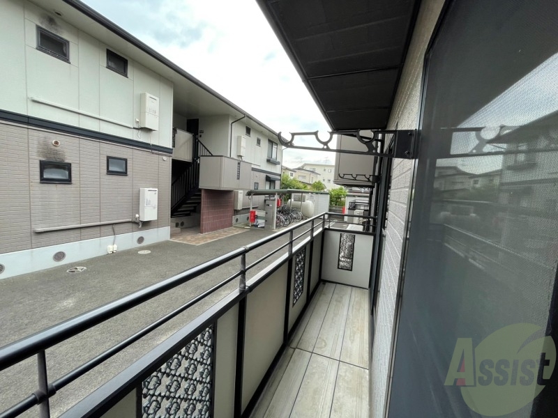 バルコニー　ルコニーが付いているので晴れた日は洗濯物が干せますね