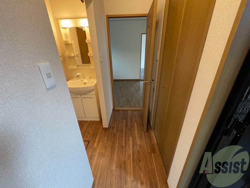 玄関　玄関でございます。毎日の出入りはこちらから。