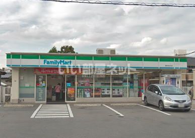 コンビニ　ファミリーマート藤井寺北岡店（コンビニ）まで209m