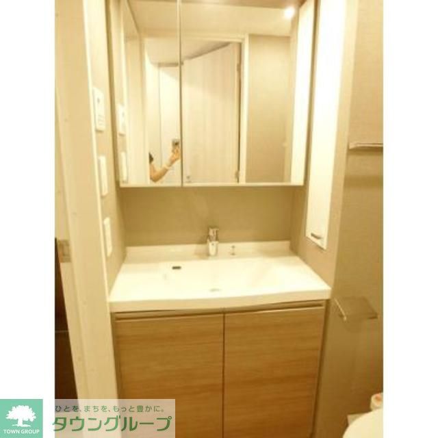 洗面設備　※写真は同タイプ住戸です。