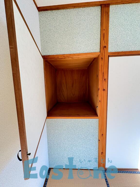 バルコニー　畳の部屋の収納