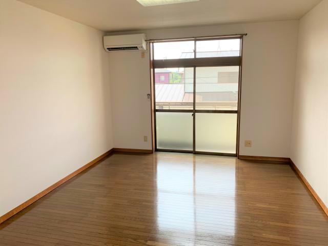 居室・リビング　（別部屋イメージ）