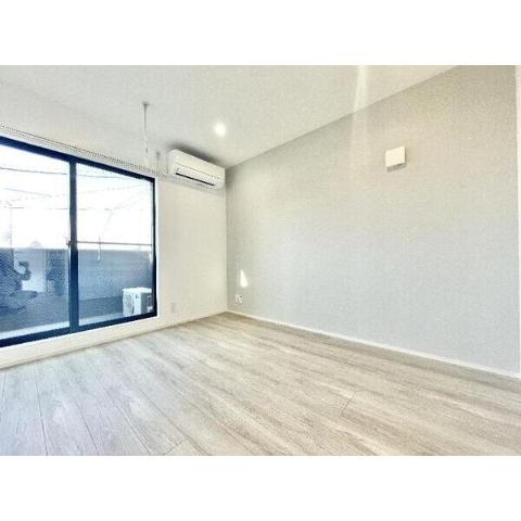 居室・リビング　室内