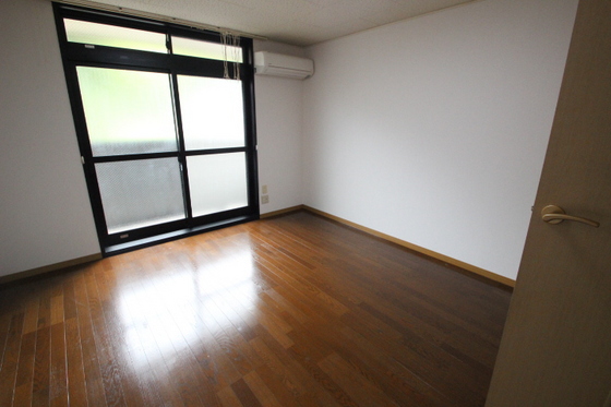 居室・リビング　※別部屋の写真です