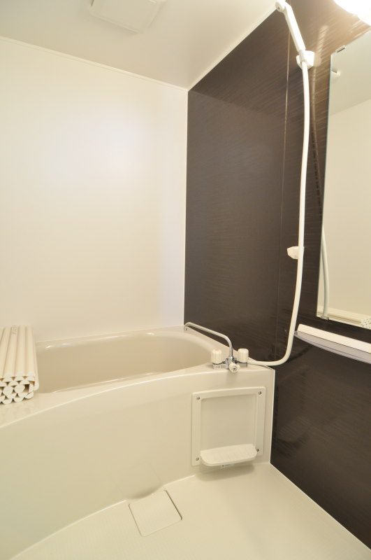 バス・シャワールーム　落ち着いた空間のお風呂です