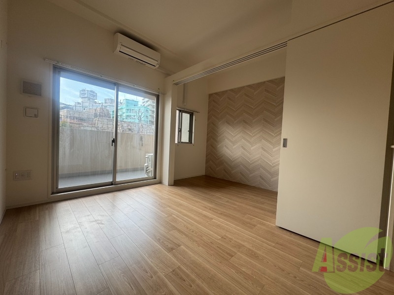 居室・リビング　窓からの光が心地よいお部屋です