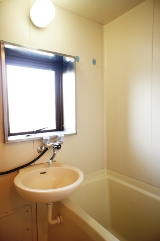 バス・シャワールーム　図面と現状に相違がある場合には現状を優先