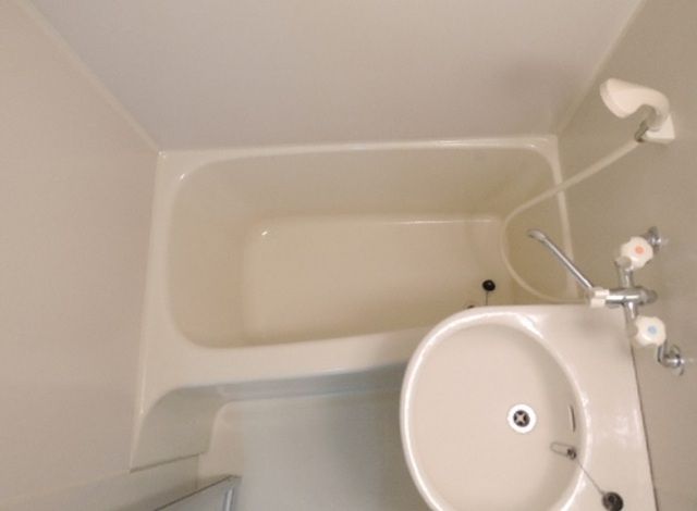 バス・シャワールーム　バストイレ別　清潔感のあるバスルーム