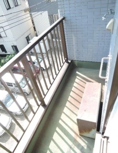 バルコニー　日当たり良好のバルコニー