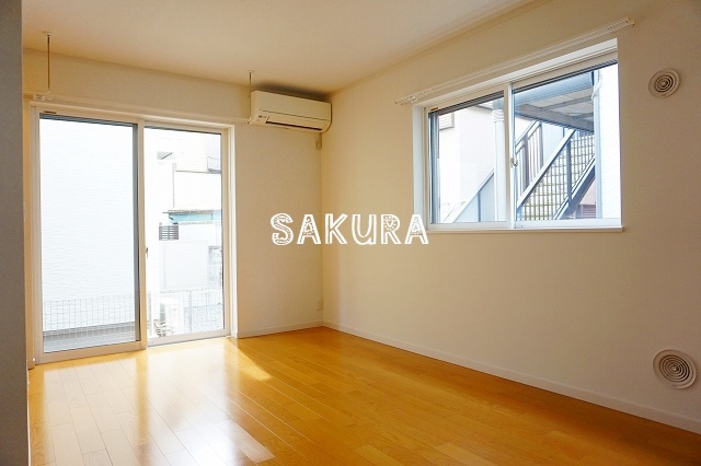 居室・リビング　使いやすい形の為、レイアウトを楽しめます♪