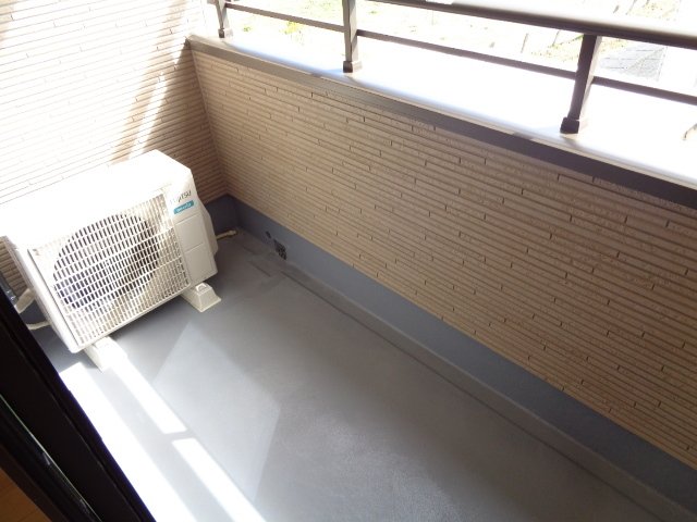 バルコニー　陽当たり良好なバルコニーです