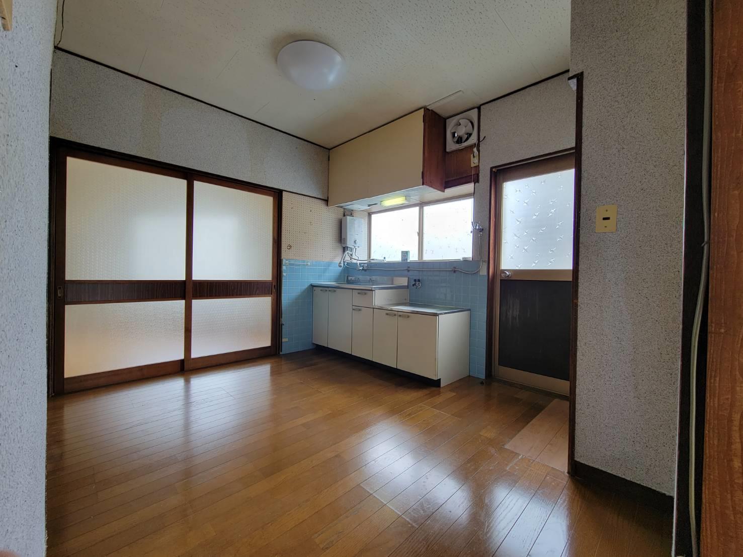 居室・リビング　ゆったりとしたキッチンスペースのあるDK7帖♪