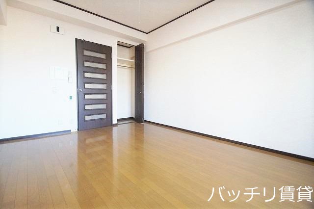 収納　画像は別号室の為、現状優先になります。