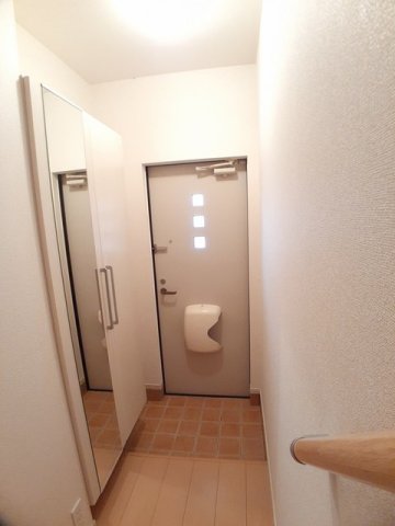 玄関　収納もある玄関です