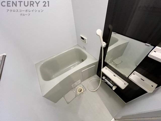 バス・シャワールーム　追い焚き機能付き♪