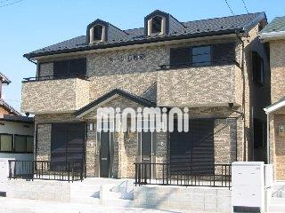 建物外観　明るい日が差し込む建物です。
