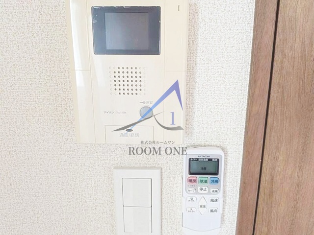 セキュリティ　モニター付きインターホンです。