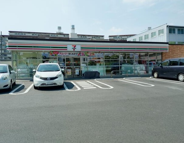 コンビニ　セブンイレブン 名古屋島田2丁目店（コンビニ）まで566m