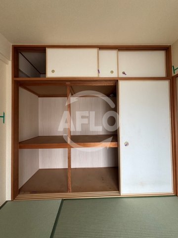 収納　メイビスタ大淀　押入
