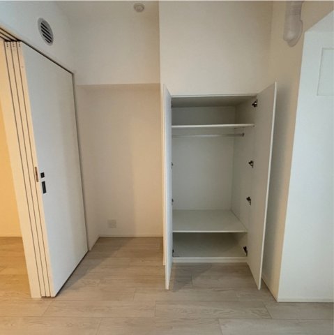 収納　別号室のため、現況を優先します。