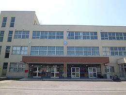 中学校　札幌市立栄中学校（中学校）まで2530m