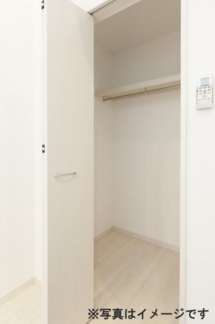 収納　同一施工会社同一仕様写真