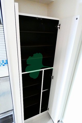 玄関　下駄箱もしっかりついてます！