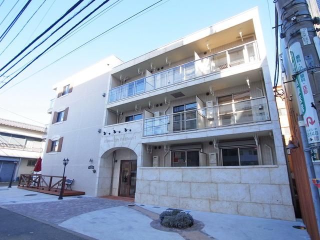 建物外観　♪重厚感あるエントランス♪