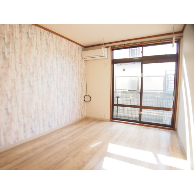 居室・リビング　日当たり良好のお部屋！