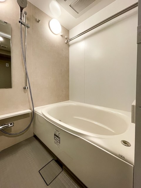 バス・シャワールーム　※写真は同タイプ住戸です。