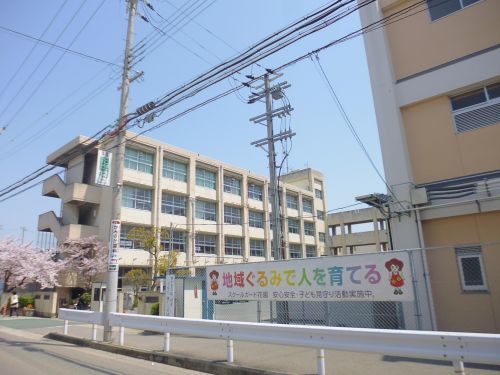 中学校　明石市立望海中学校（中学校）まで1642m