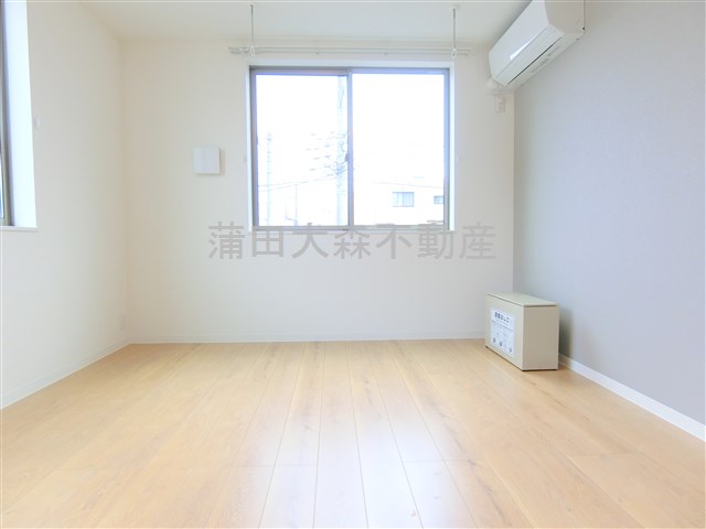 居室・リビング　角部屋2面採光の洋室7.1帖