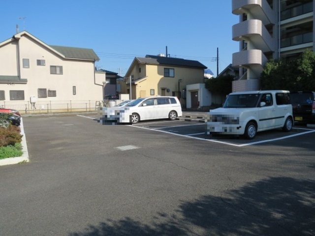 駐車場　駐車場