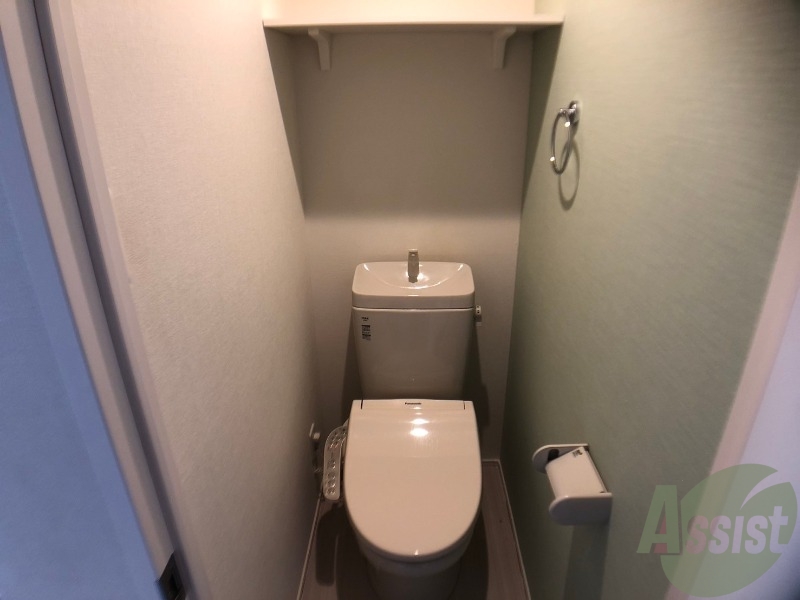 トイレ　温水洗浄便座付きのトイレは、使用しやすくうれしいですね