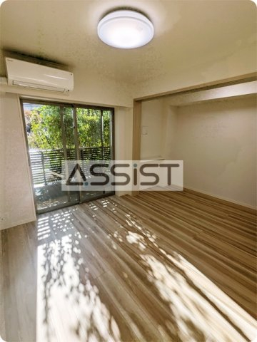 ＪＲ中央線 高円寺駅 徒歩6分 4階建 築5年の居間写真